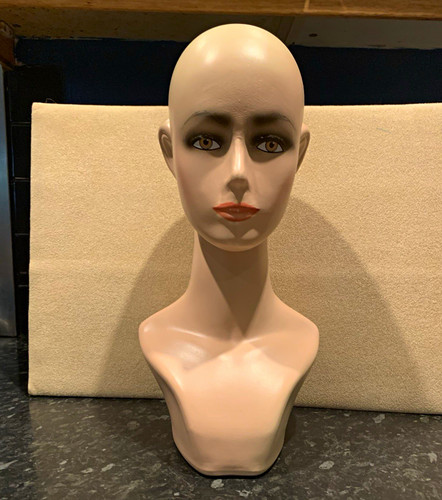 Female mannequin head - &, neck