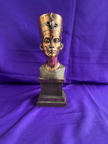 Beautiful bronze base art - bronze,