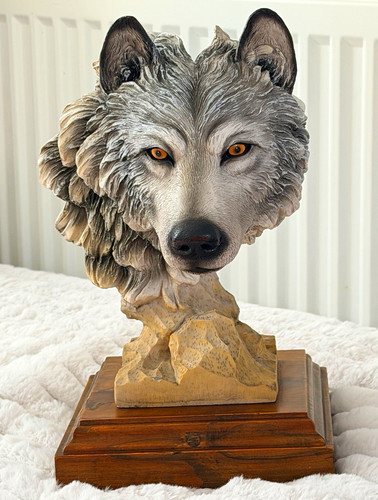 Nemesis now wolf - now, resin